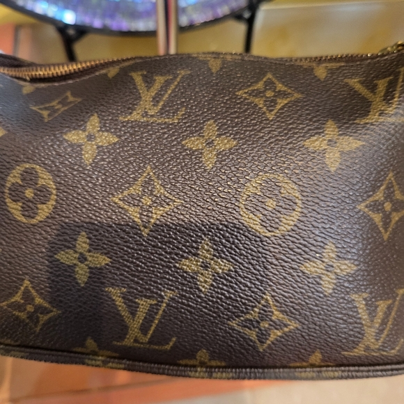 ❤️ Louis Vuitton Monogram Canvas Pochette Accessory (COA] - Picture 3 of 16